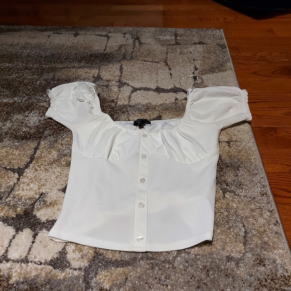 White cropped blouse (never worn). - Picture 3 of 3